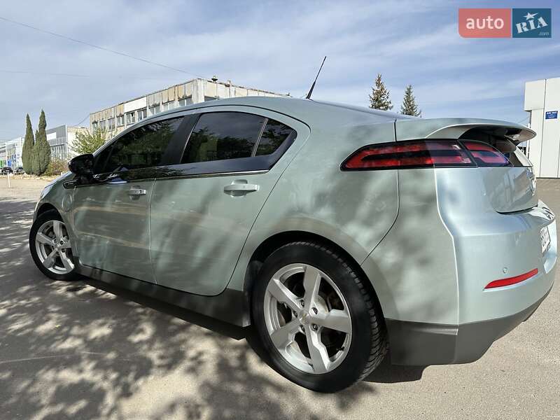 Хэтчбек Chevrolet Volt 2013 в Сумах