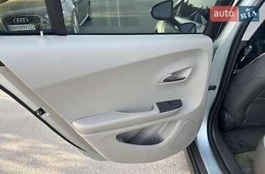 Хэтчбек Chevrolet Volt 2013 в 
