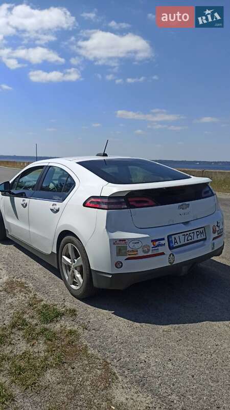 Хэтчбек Chevrolet Volt 2015 в Киеве