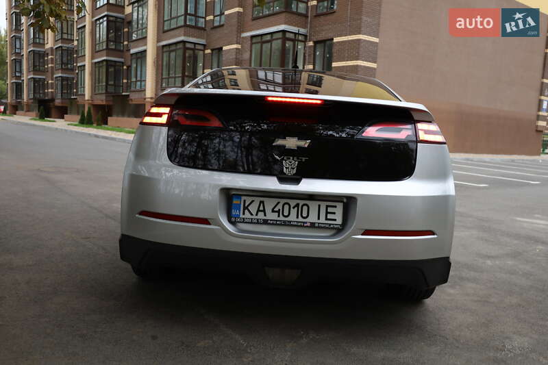 Хэтчбек Chevrolet Volt 2011 в Чернигове