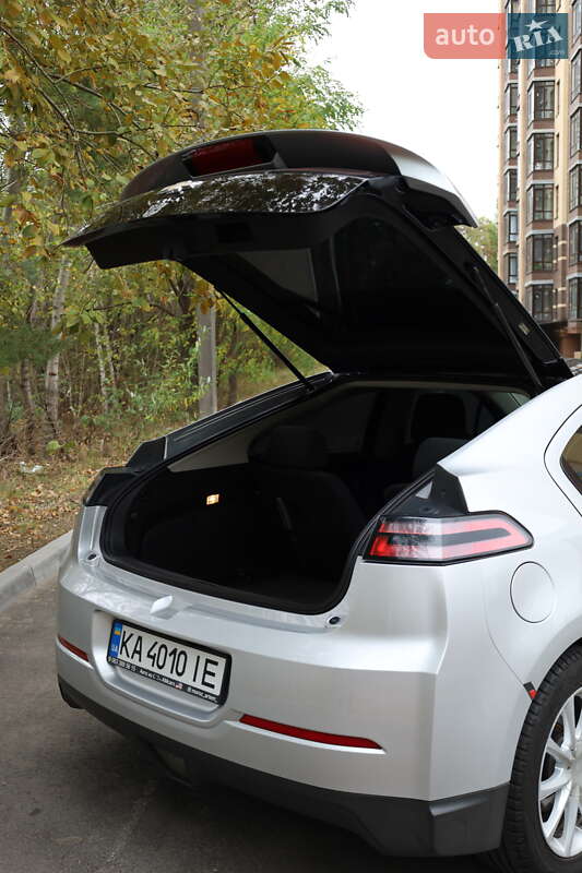 Хэтчбек Chevrolet Volt 2011 в Чернигове