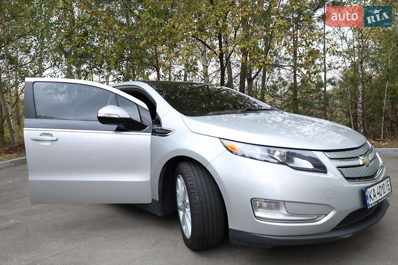 Хэтчбек Chevrolet Volt 2011 в Чернигове