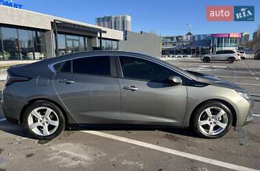 Хэтчбек Chevrolet Volt 2016 в Киеве