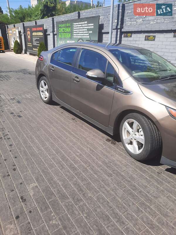 Хэтчбек Chevrolet Volt 2013 в Кременчуге