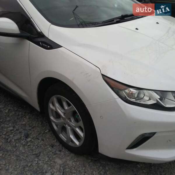 Хетчбек Chevrolet Volt 2016 в Кам'янець-Подільському