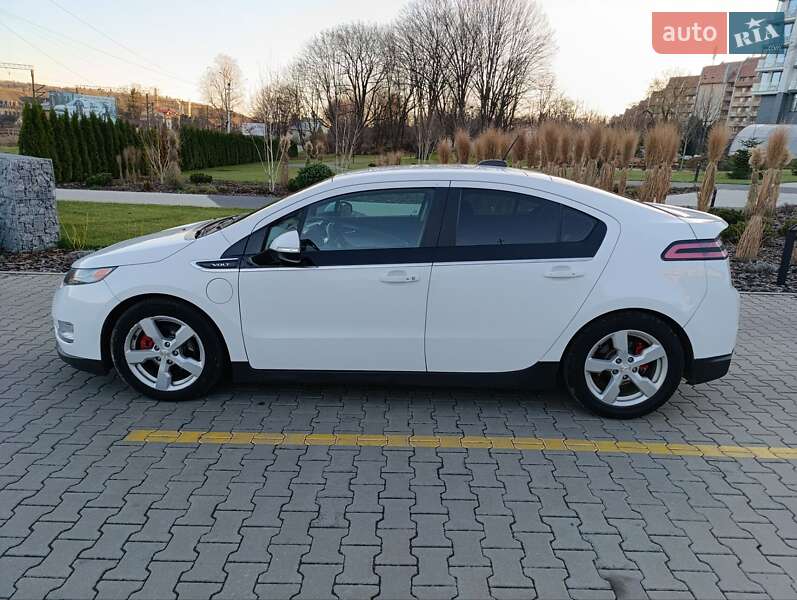 Хэтчбек Chevrolet Volt 2015 в Стрые