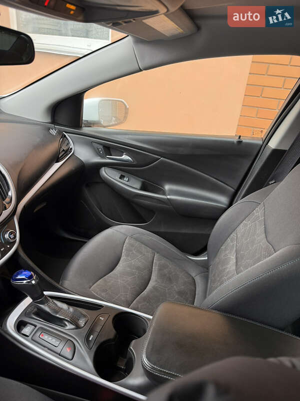 Хетчбек Chevrolet Volt 2016 в Черкасах