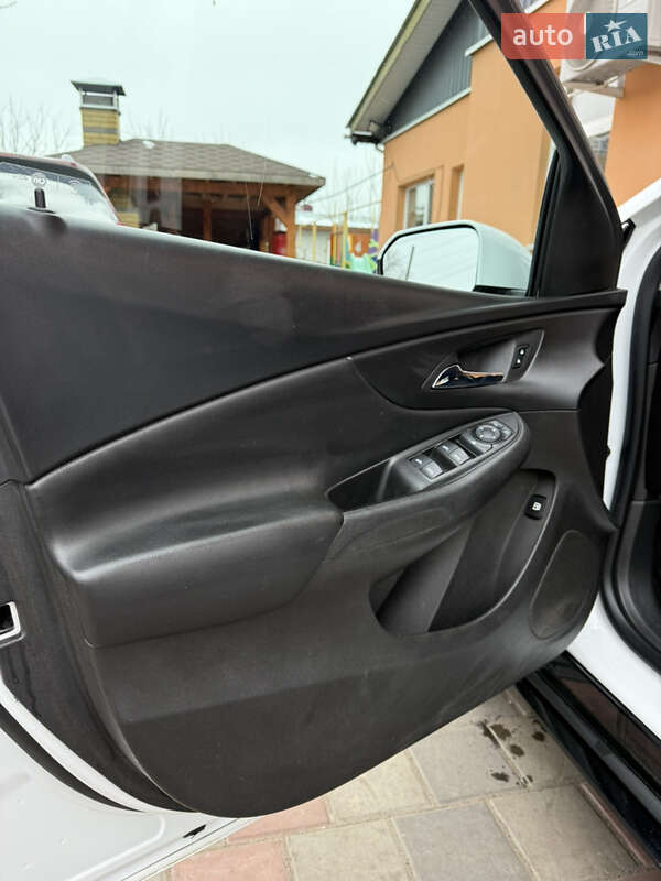 Хэтчбек Chevrolet Volt 2016 в Черкассах