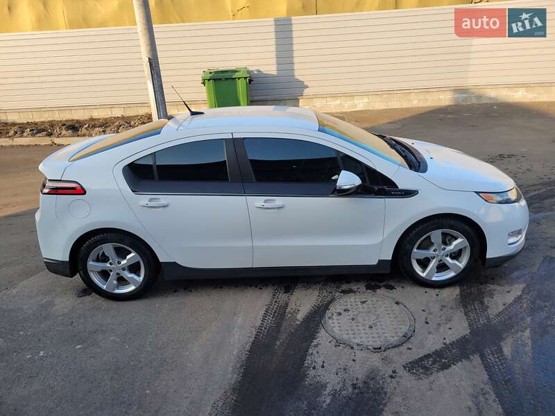 Хэтчбек Chevrolet Volt 2014 в 