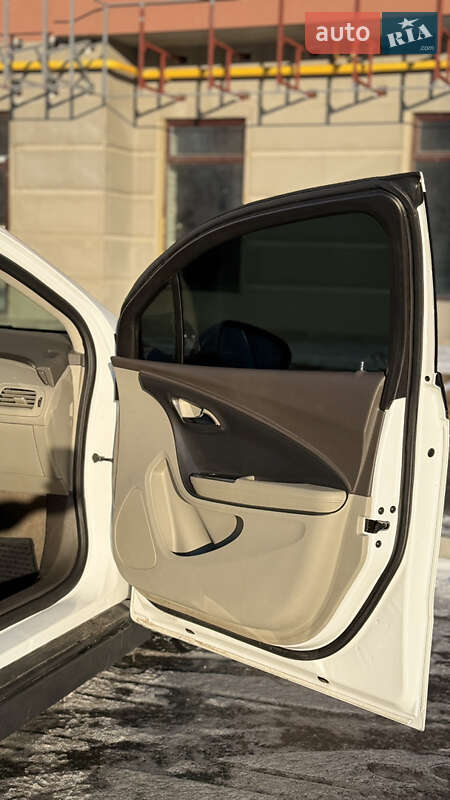 Хетчбек Chevrolet Volt 2013 в Умані