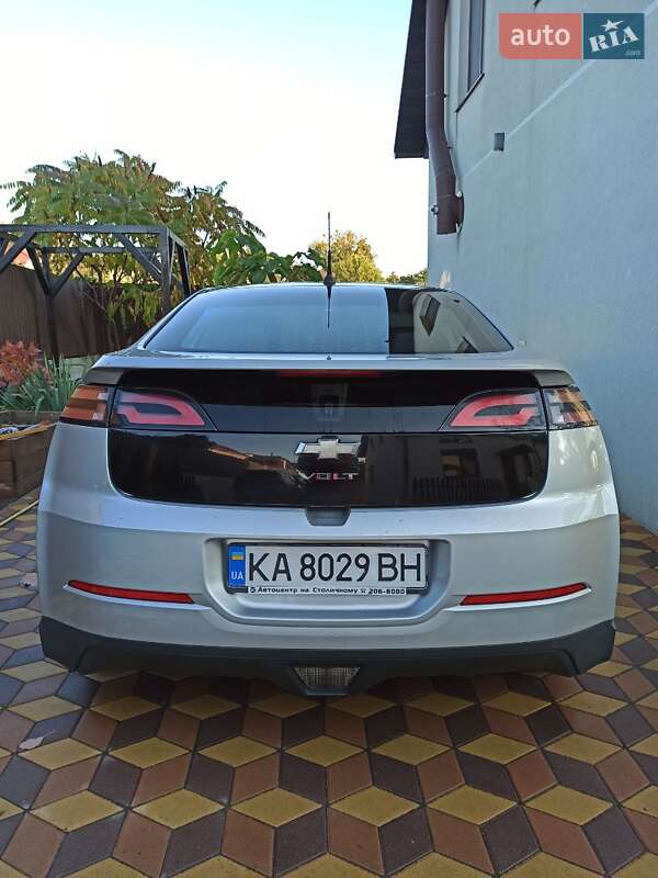Хэтчбек Chevrolet Volt 2012 в Киеве