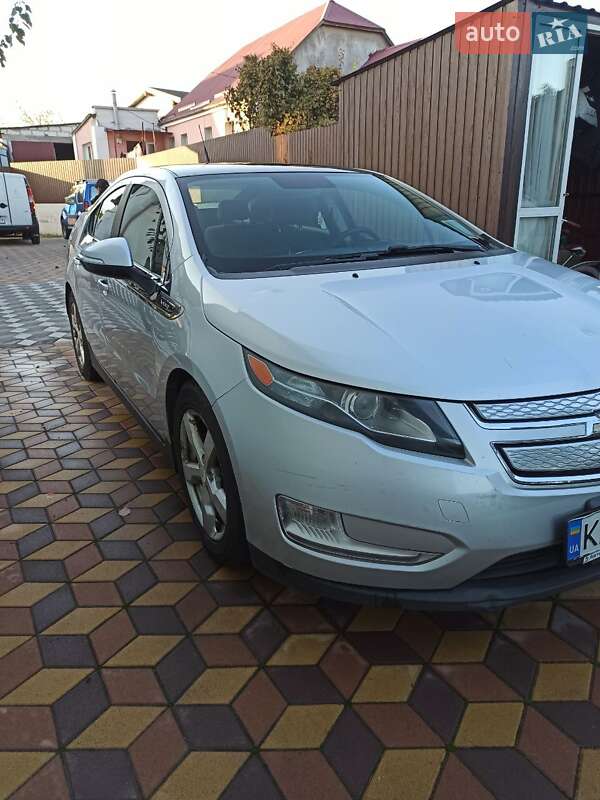 Хэтчбек Chevrolet Volt 2012 в 