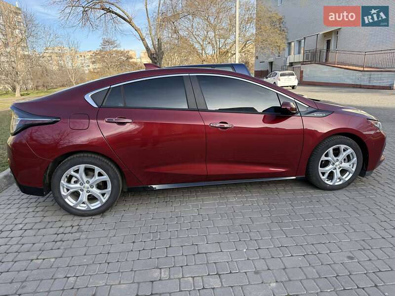 Хэтчбек Chevrolet Volt 2016 в Первомайске