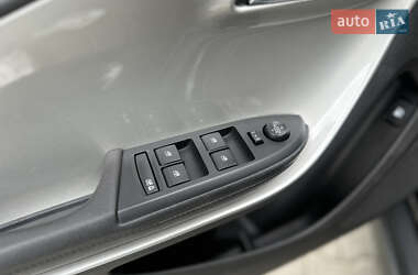 Хэтчбек Chevrolet Volt 2015 в 