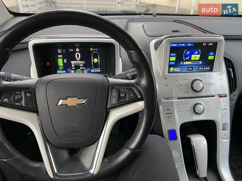 Хэтчбек Chevrolet Volt 2012 в Новых Петровцах