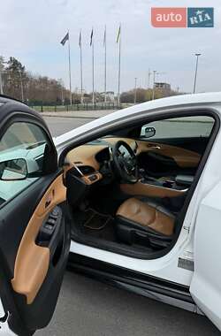 Хэтчбек Chevrolet Volt 2016 в 