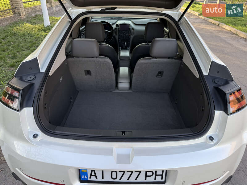 Хетчбек Chevrolet Volt 2013 в Києві