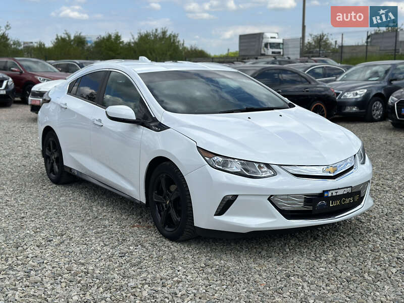 Хэтчбек Chevrolet Volt 2016 в 
