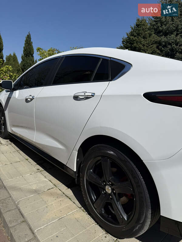 Хэтчбек Chevrolet Volt 2018 в Днепре