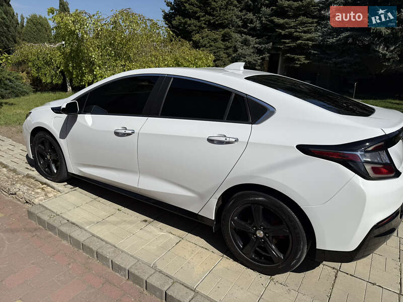 Хэтчбек Chevrolet Volt 2018 в Днепре