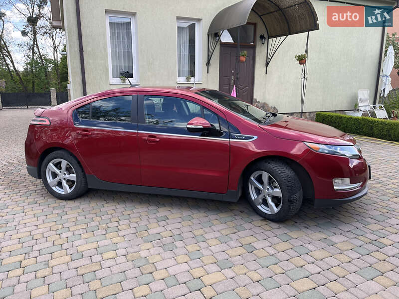 Хэтчбек Chevrolet Volt 2014 в Калуше