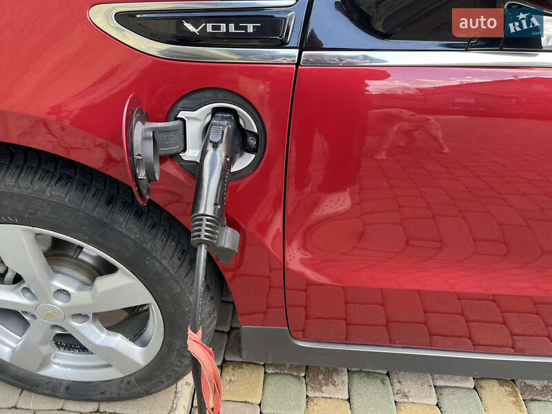 Хэтчбек Chevrolet Volt 2014 в Калуше