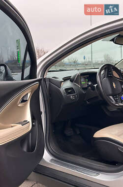 Хэтчбек Chevrolet Volt 2012 в 