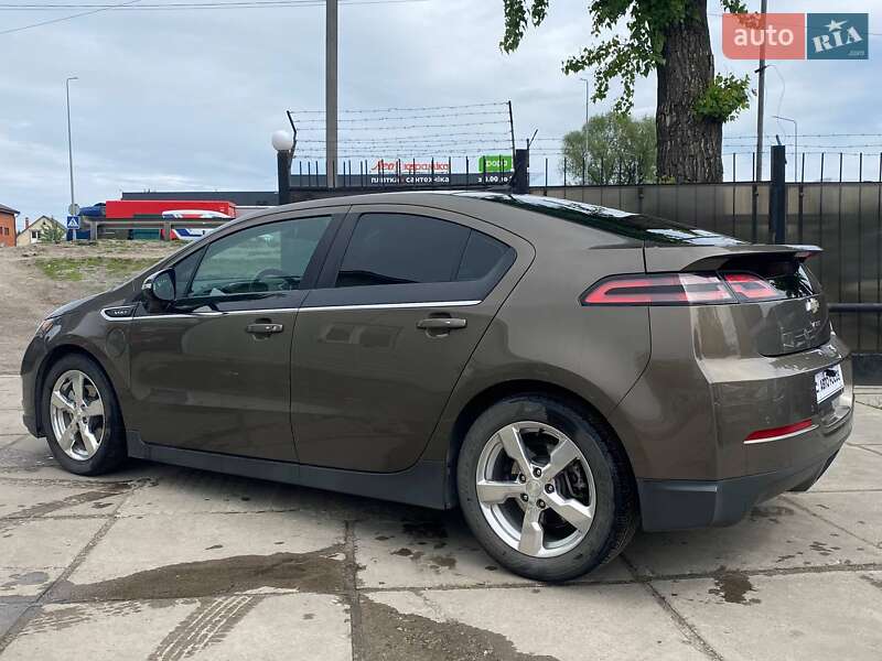 Хэтчбек Chevrolet Volt 2014 в Киеве