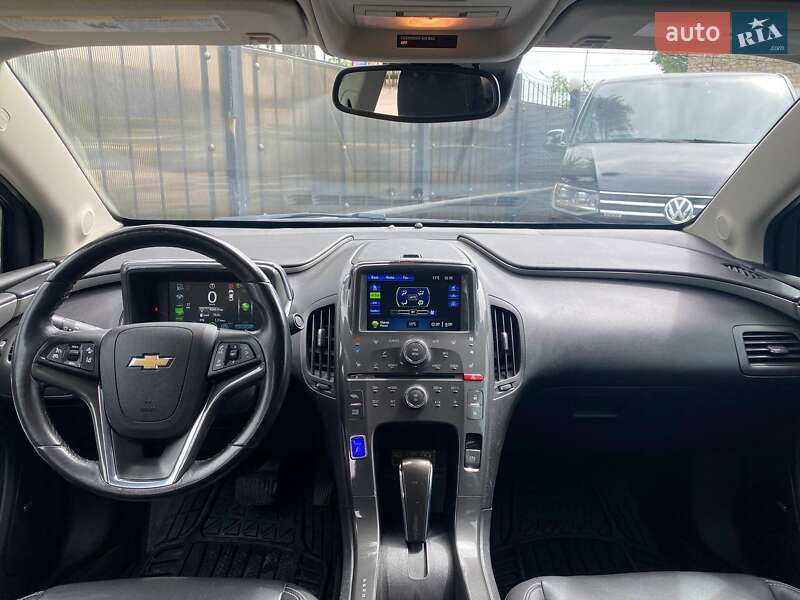 Хэтчбек Chevrolet Volt 2014 в Киеве