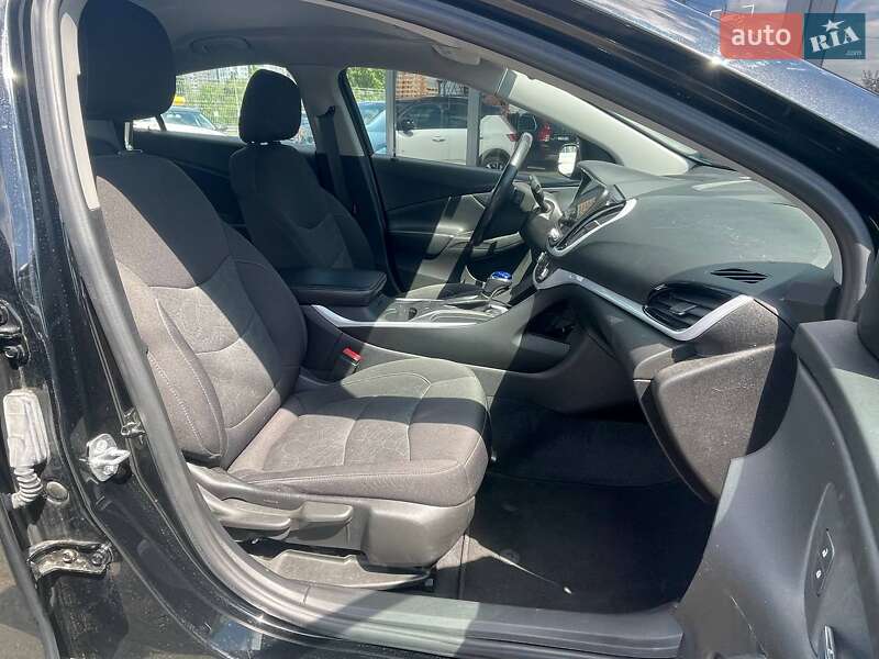 Хэтчбек Chevrolet Volt 2018 в Киеве
