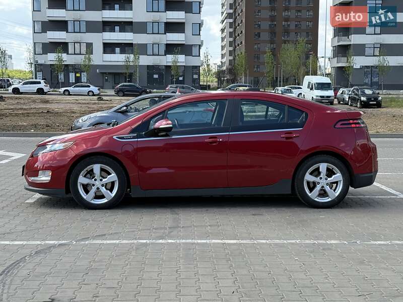 Хэтчбек Chevrolet Volt 2015 в Киеве