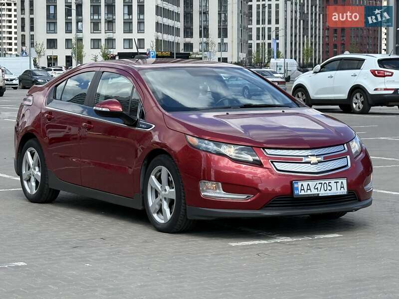 Хэтчбек Chevrolet Volt 2015 в Киеве