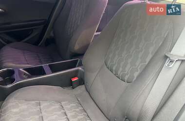 Хэтчбек Chevrolet Volt 2013 в 