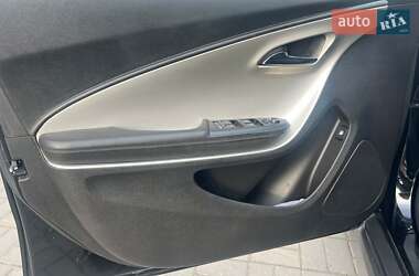 Хэтчбек Chevrolet Volt 2013 в 