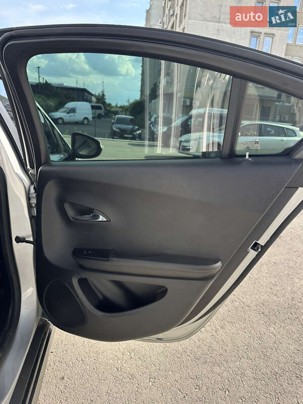 Хетчбек Chevrolet Volt 2014 в Дніпрі фото 12 Хетчбек Chevrolet Volt 2014 в Дніпрі