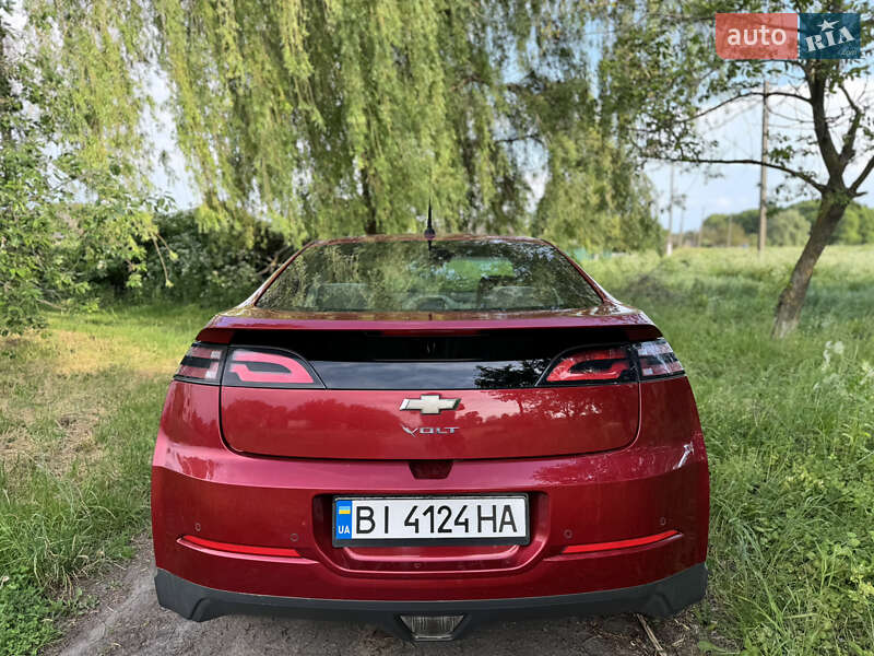 Хэтчбек Chevrolet Volt 2014 в Полтаве