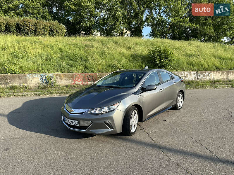 Хэтчбек Chevrolet Volt 2015 в Киеве