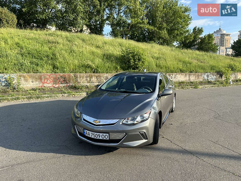 Хэтчбек Chevrolet Volt 2015 в Киеве