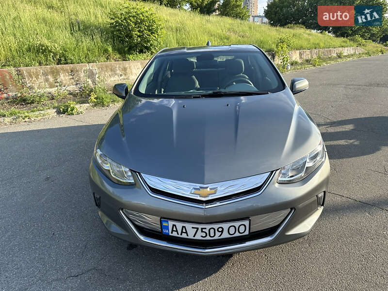Хэтчбек Chevrolet Volt 2015 в Киеве