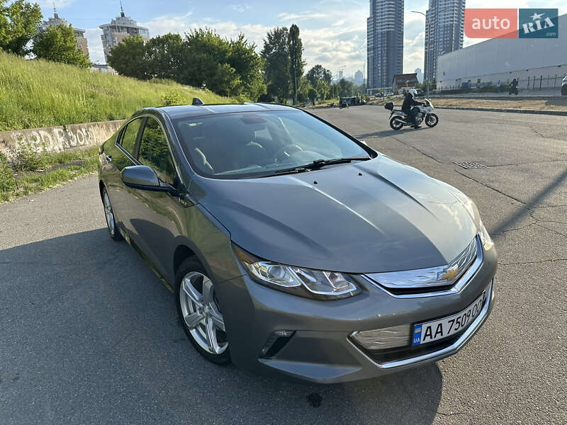 Хэтчбек Chevrolet Volt 2015 в Киеве