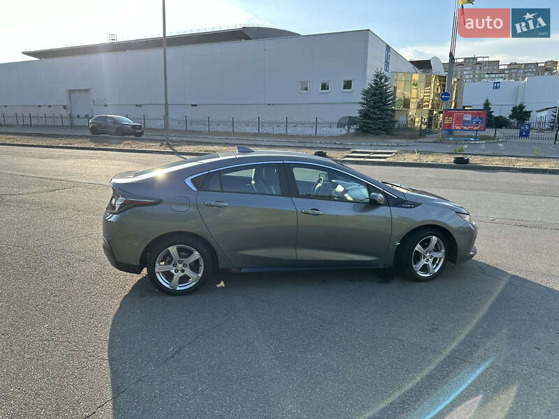 Хэтчбек Chevrolet Volt 2015 в Киеве