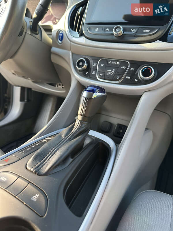 Хэтчбек Chevrolet Volt 2015 в Киеве