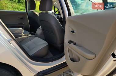Хэтчбек Chevrolet Volt 2013 в 