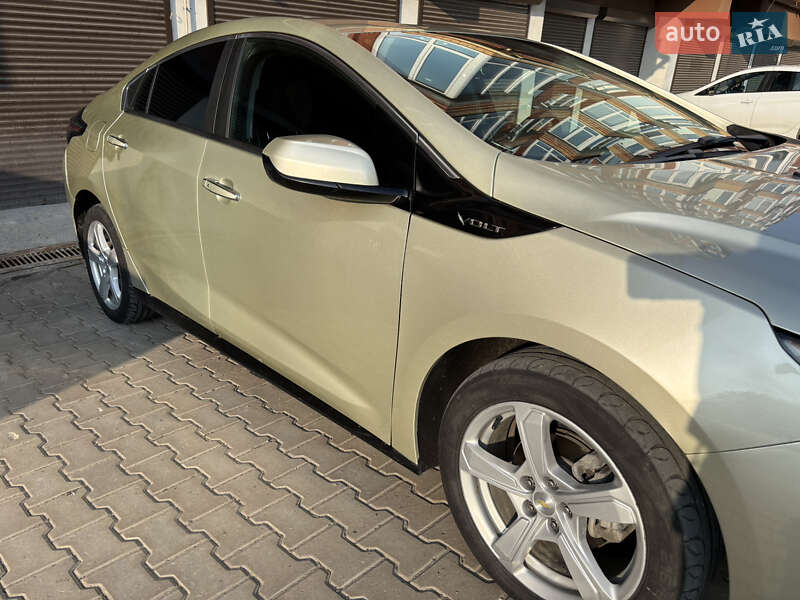 Хэтчбек Chevrolet Volt 2016 в Хмельницком