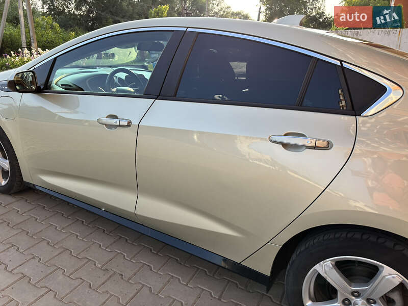 Хэтчбек Chevrolet Volt 2016 в Хмельницком