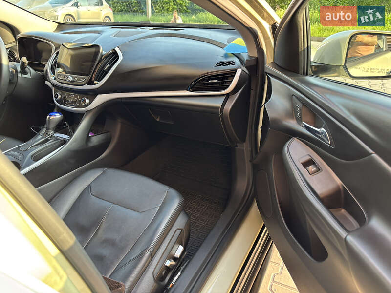 Хэтчбек Chevrolet Volt 2016 в Хмельницком