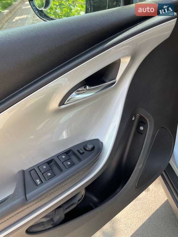 Хэтчбек Chevrolet Volt 2013 в Софиевской Борщаговке фото 14 Хэтчбек Chevrolet Volt 2013 в Софиевской Борщаговке