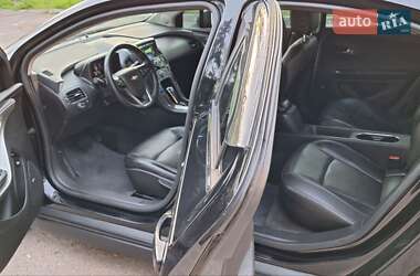Хэтчбек Chevrolet Volt 2011 в 