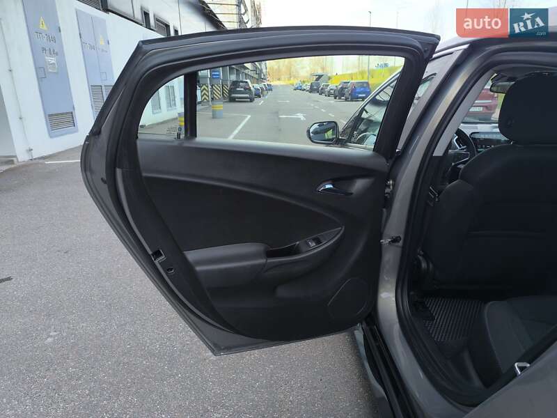 Хетчбек Chevrolet Volt 2017 в Києві