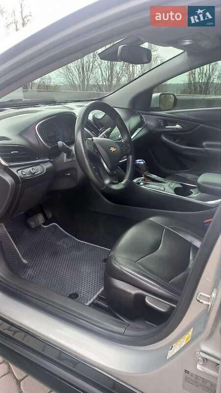 Хэтчбек Chevrolet Volt 2016 в Запорожье